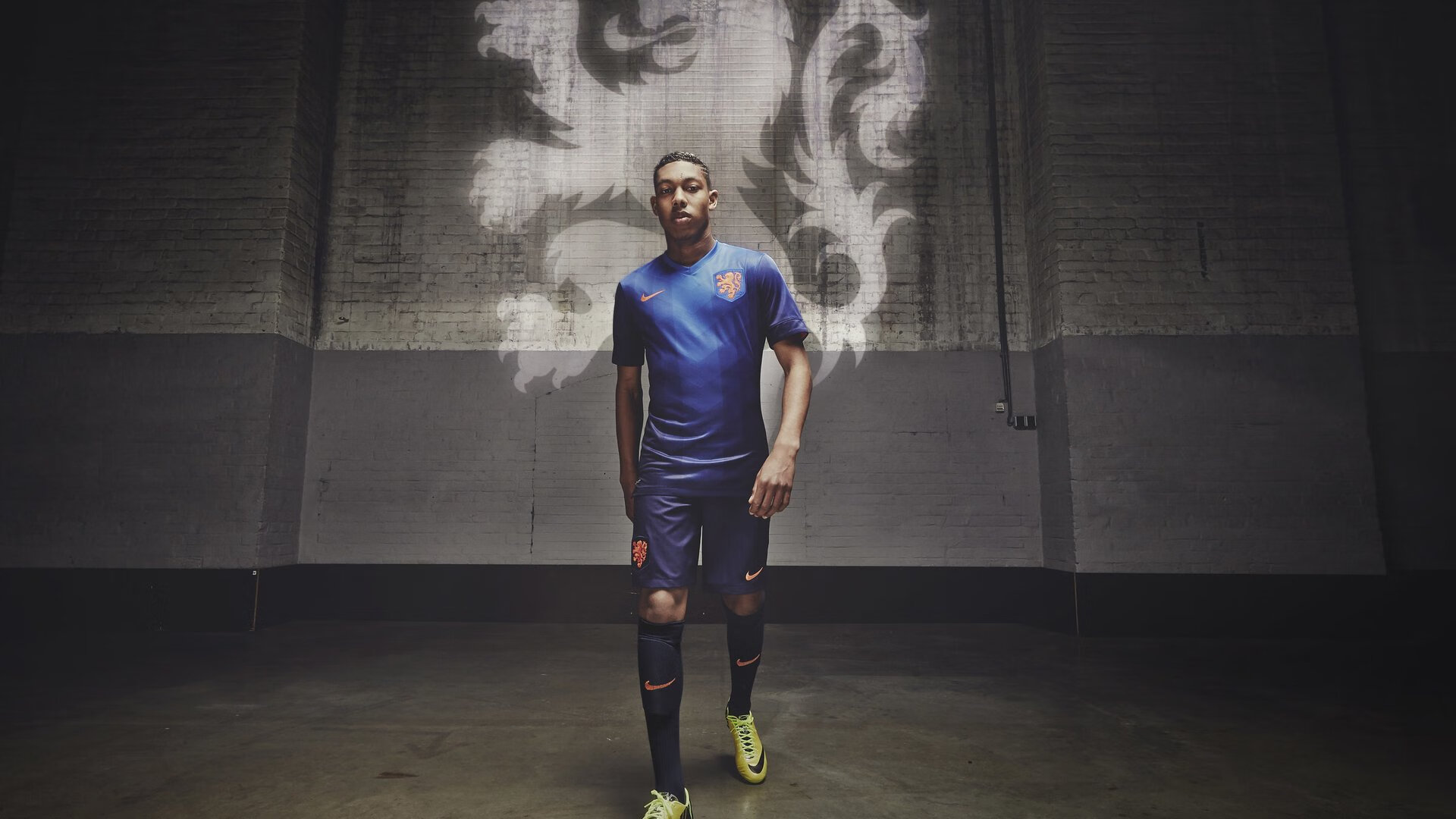 3-1,英超第19逆转纽卡+终结3连败,28岁AC米兰旧将飙世界波,英超纽卡斯尔联